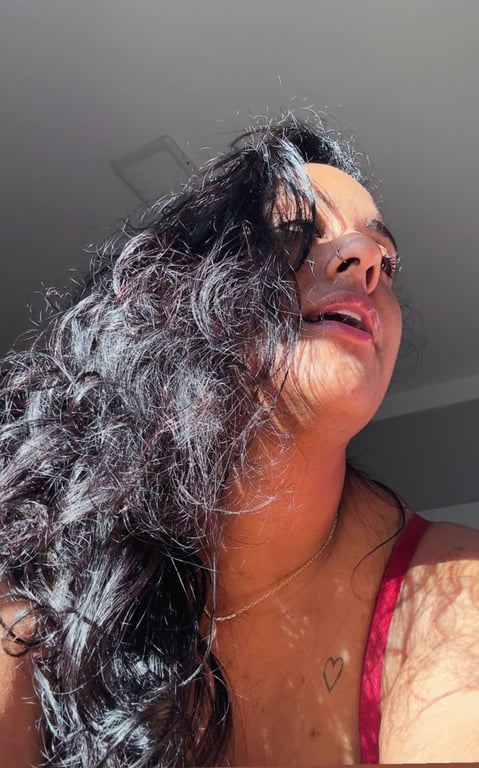Karol Miller especialista em proporcionar o momento raro do prazer Massagem