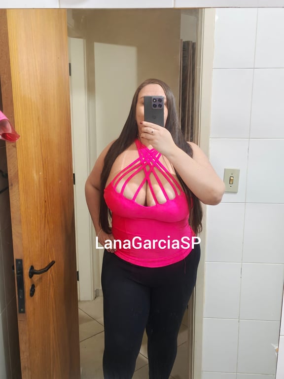 Lana Garcia uma experiência de conexão, relaxamento e bem estar. Massagista