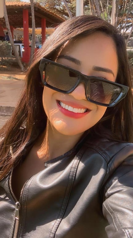 Julia massagem envolvente e inesquecível