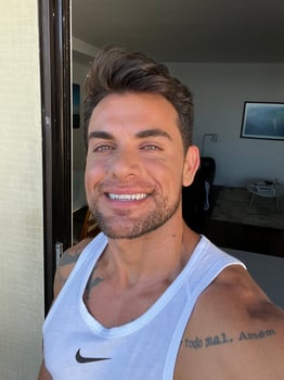 Leonardo - Massagem relaxante, Terapêutica e Tântrica 