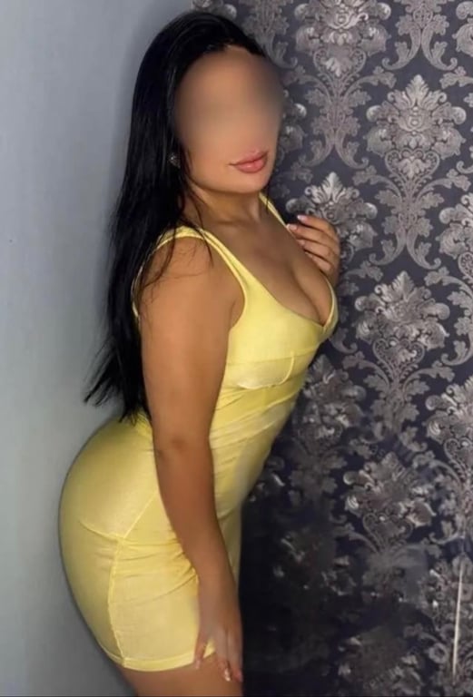 Isabela Massagista carioca especialista em tântrica e nuru. Massagem sensual