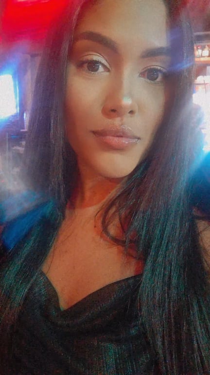 Terapeuta Isha Massagem relaxante e sensual Massagem