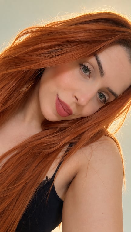 Luna Ruiva | Carinhosa e Ousada Massagem em