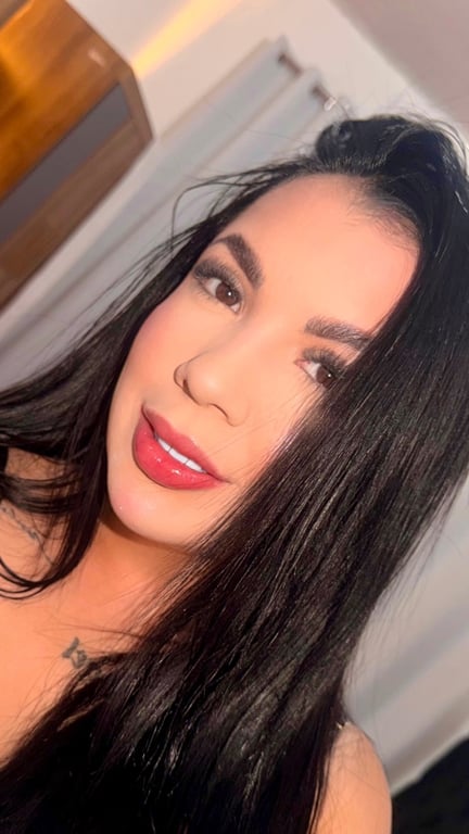 Isabela Massagista carioca especialista em tântrica e nuru.