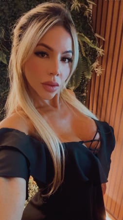 Faby sua massoterapeuta