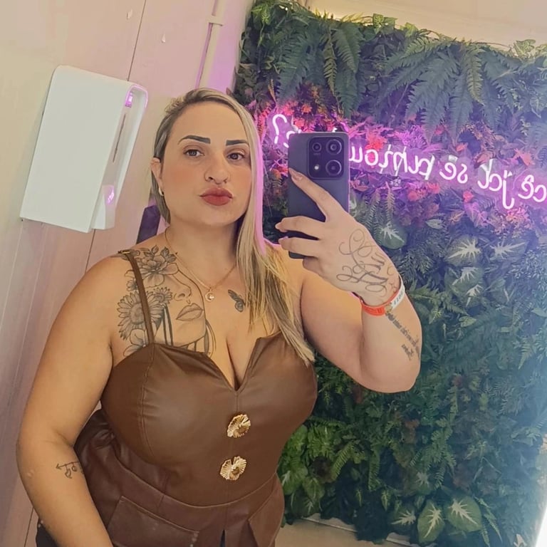 Massagem relaxante e nuru com um toque a mais Massagem nuru