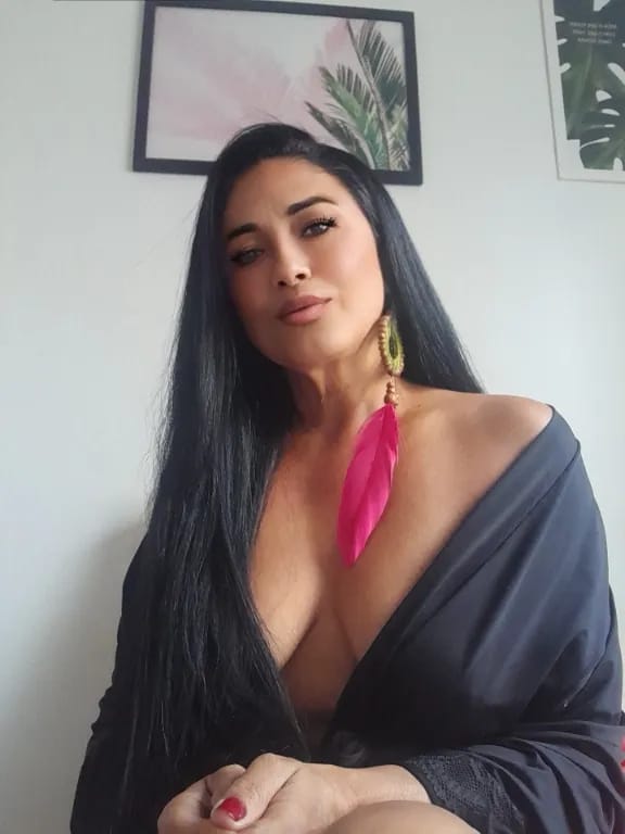 Stéphanie Linda manauara Massagem tântrica