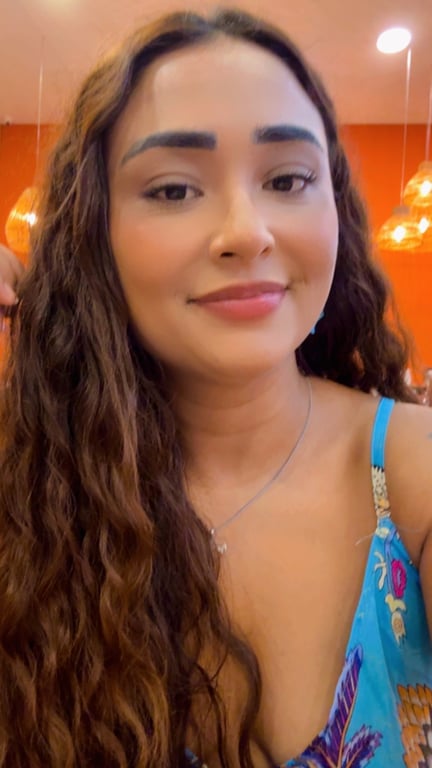 Helen Del Conti Especialista em massagens relaxantes