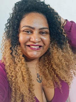 Lavinia Massoterapeuta especialista em tântrica e Nuru