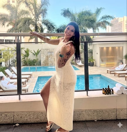 Massagista sensual em Rio de Janeiro - RJ - Karolina Salvatore,Presença e Sensibilidade no Toque Aguardo você!