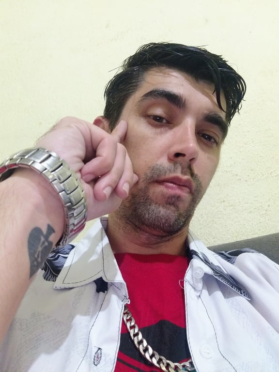Icaro o Bruxo o massagista que ira enfeitiçar você com prazer Massagem em