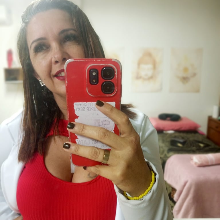 Karina Luiz conexão e relaxamento total. Massagem nuru em