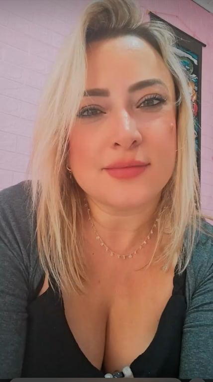 Karen – Experiência em Massagens Relaxantes e Bem Estar
