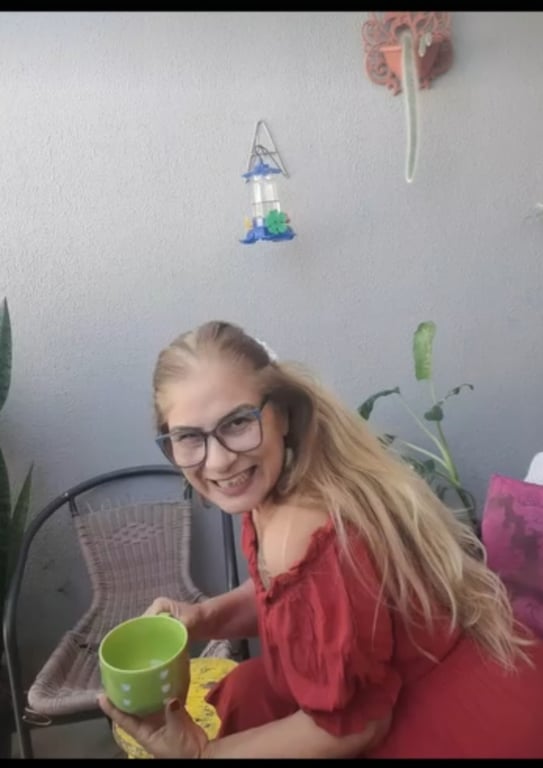 Fernanda massoterapeuta. Experiente. Massagem