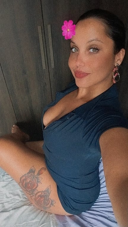 Lina Massoterapeuta Desperte seus sentidos e revitalize se Massagem
