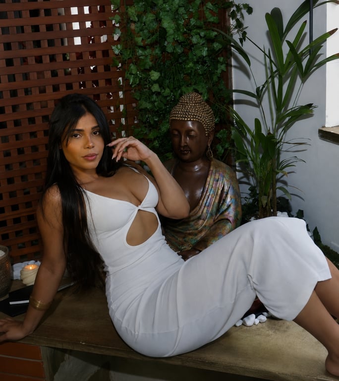Chloe — Massagens Nuru e Tântrica: Relaxamento, Bem Estar Massagem em