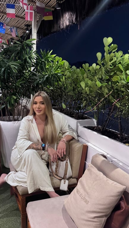 Hanna trans | Uma conexão especial com o próprio corpo Massagem sensual em