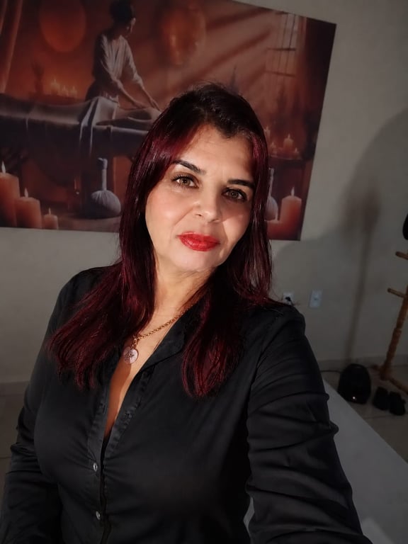 Valeriah Terapeuta Corporal massagem relaxante Massagem sensual