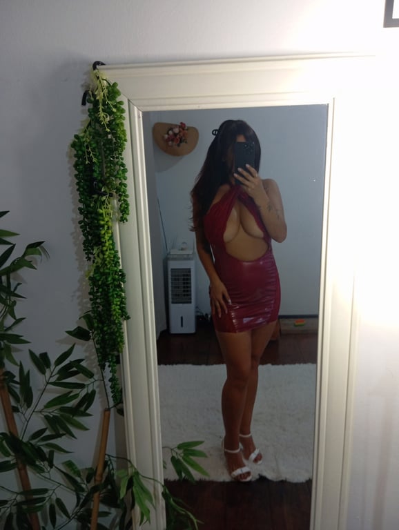 Rebecca técnica suave e cuidadosa com local próprio Massagem