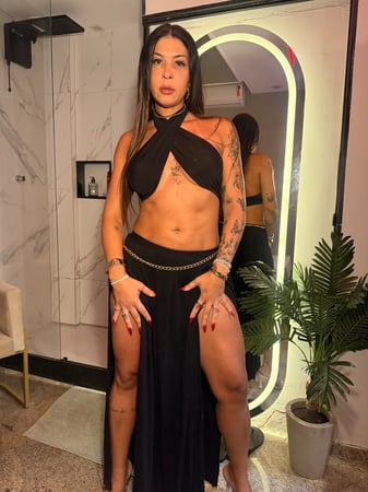 Massagista sensual em Rio de Janeiro - RJ - Chiara Venturi,charme, presença e discrição. Te aguardo  !