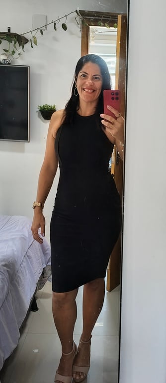 Olá, sou Vevê e trabalho com vários tipos de massagens. Massagem