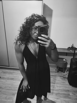 O que acontece aqui… o corpo não esquece.