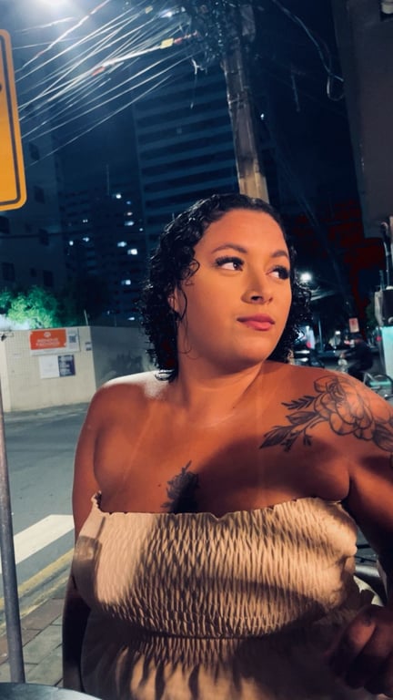 Oie me chamo Viviane vai ser um prazer lhe atender Massagista em