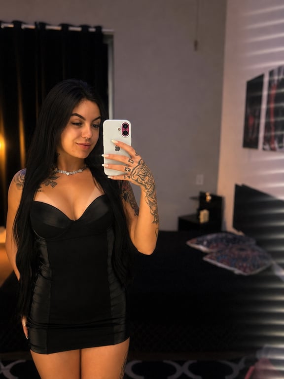 Bianca Alencar Massagista Tatuada, massagens sensuais Massagem nuru