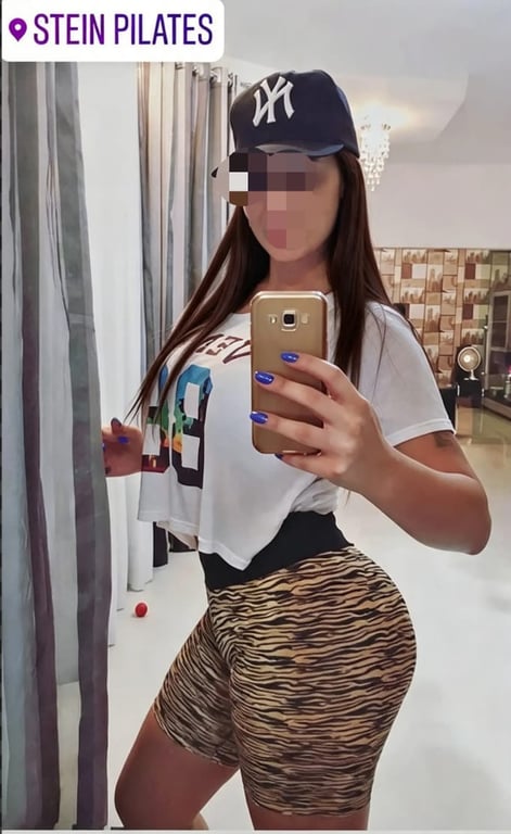 Maila Radhy Terapeuta Corporal EXPERIÊNCIAS DE RELAXAMENTO E PRAZER Massagem