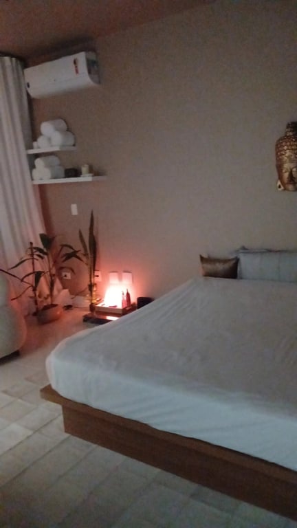 Victoria Massoterapeuta Tântrica Massagem