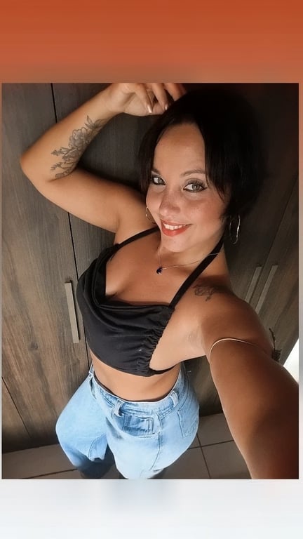 Lina Massoterapeuta Desperte seus sentidos e revitalize se Massagem
