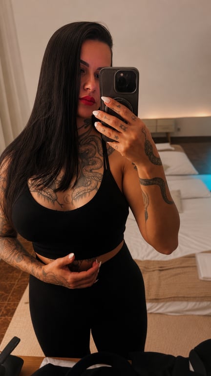 Yasmim Noir (massagem premium).