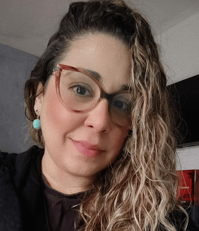 Carine Centenaro Terapeuta Corporal Massagem nuru em