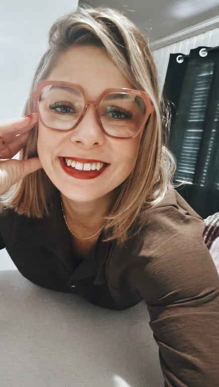Geovana Massoterapeuta e Terapeuta ! CLIQUE E SAIBA