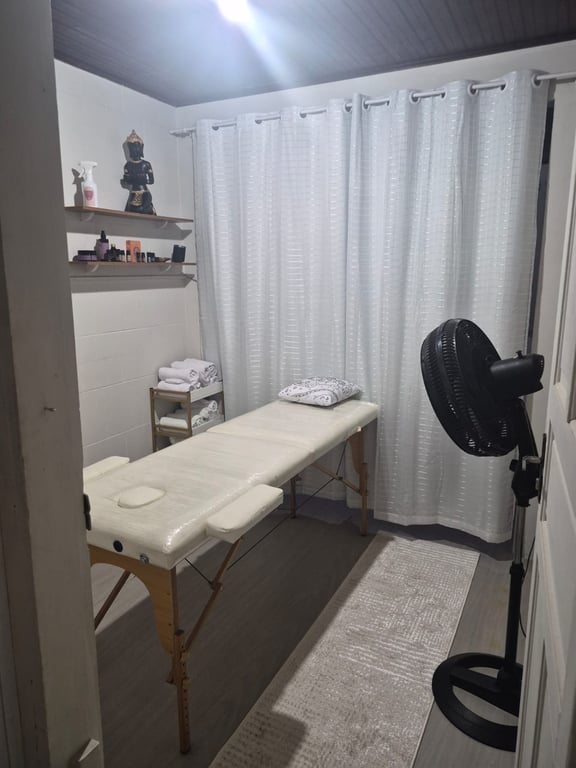 Bruna Massagista | Seu corpo pede uma pausa, sua mente também Massagem em