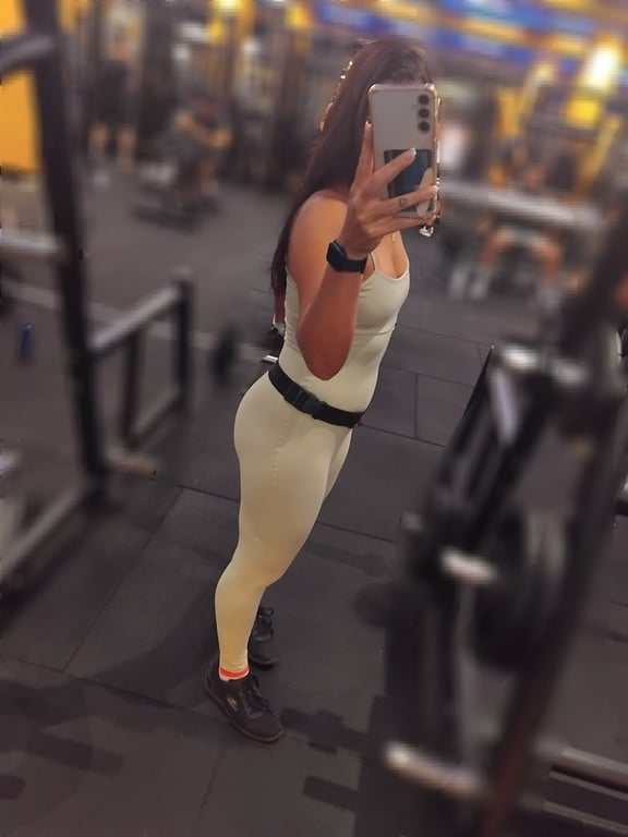 Nicole fernanda massoterapeuta Massagista em