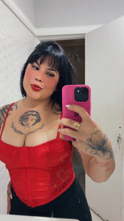 CAMILA Sou uma morena cheia de amor pra dar, carinhosa e atenciosa. Massagem sensual em