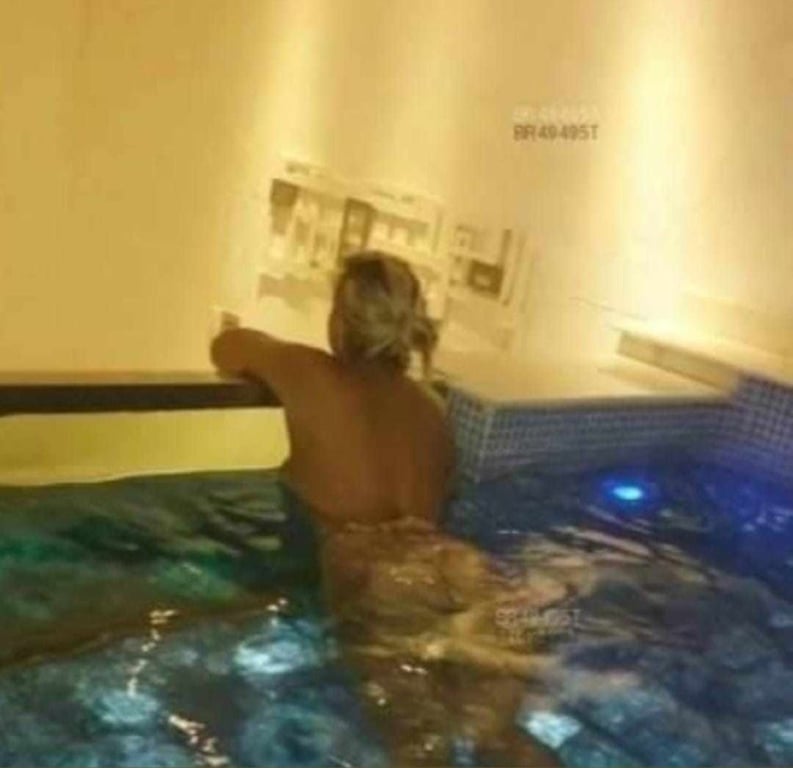 Coroa Baixinha Branquinha 45 Anos Massagem sensual