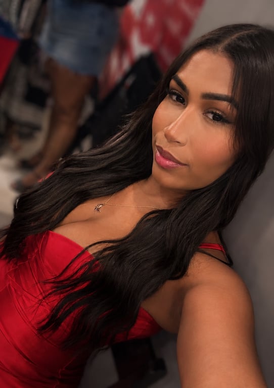 Larissa Melo | Massoterapeuta Profissional Massagem sensual em