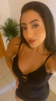 Lari sua massoterapeuta sensual