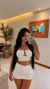 Bianca Alencar - Massagista Tatuada, massagens sensuais