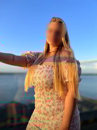 Massagista sensual em Porto Alegre - RS - Oi sou Sol Novaes, reikiana e massagista exclusiva.