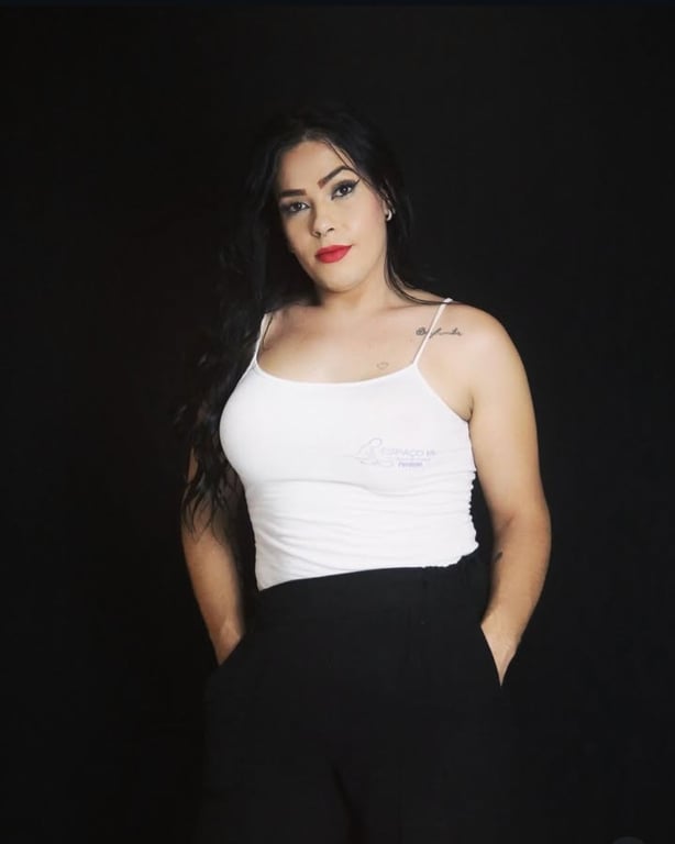 Mirella | Massagens Terapêuticas e Sensoriais Massagista em