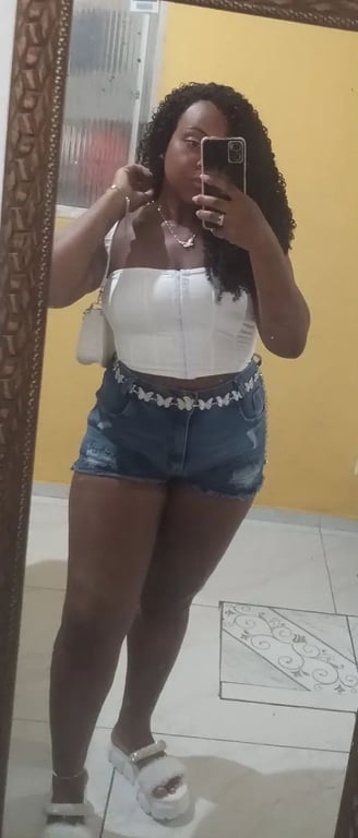 Erica Silva | Terapeuta orgástica Massagem nuru em