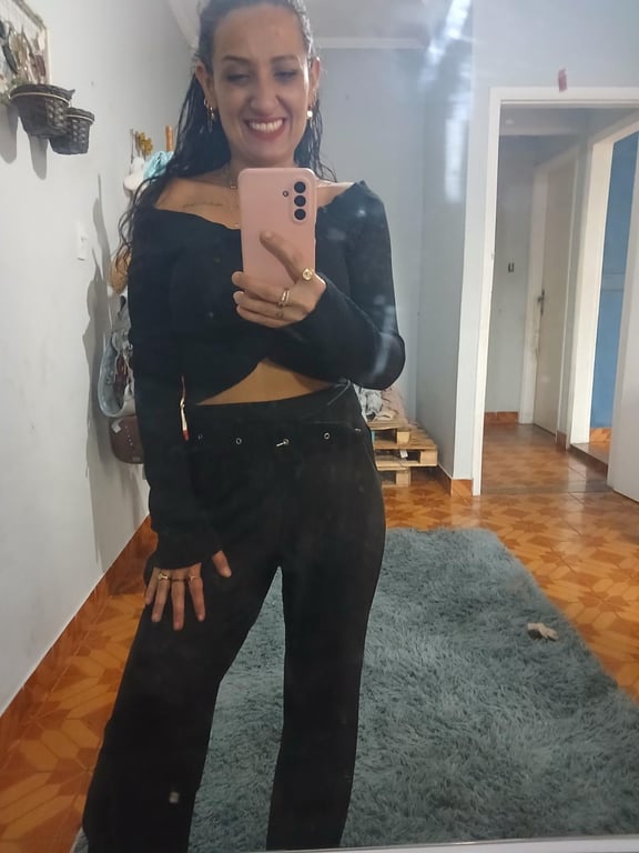 Jasmin, mãos de fada, entre o toque e o desejo, o tempo para! Massagem em