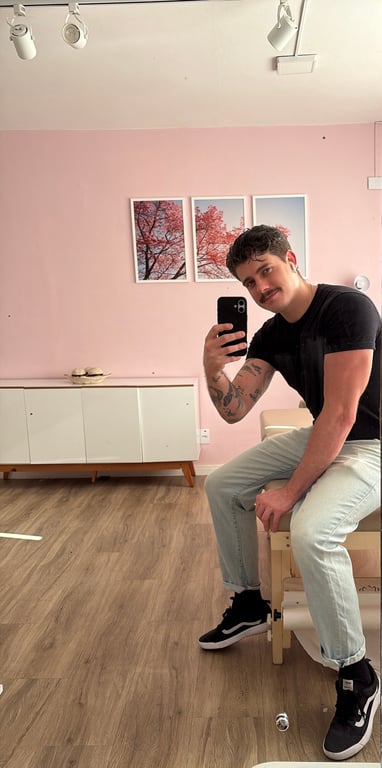 Victor Prado Massoterapeuta sensorial e terapêutico Massagista em