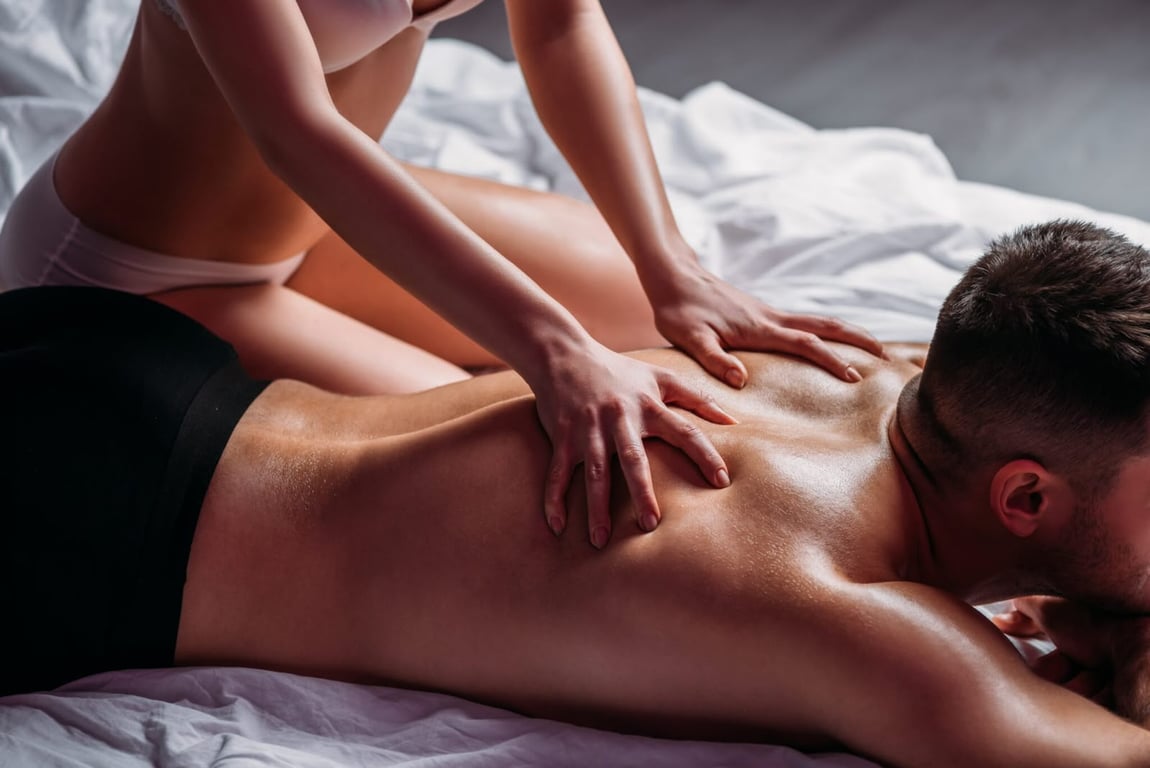 Massagem corpo a corpo, Sensitive Erotica com finalização, Nuru