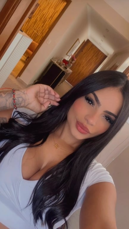 Massoterapeuta Larissa atendimento exclusivo e personalizado