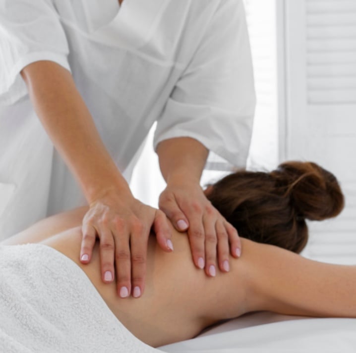 Laís Massoterapeuta Tailândia studio massagens eróticas . Massagem