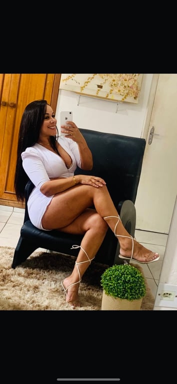 Milena Massagem sensual e nuru